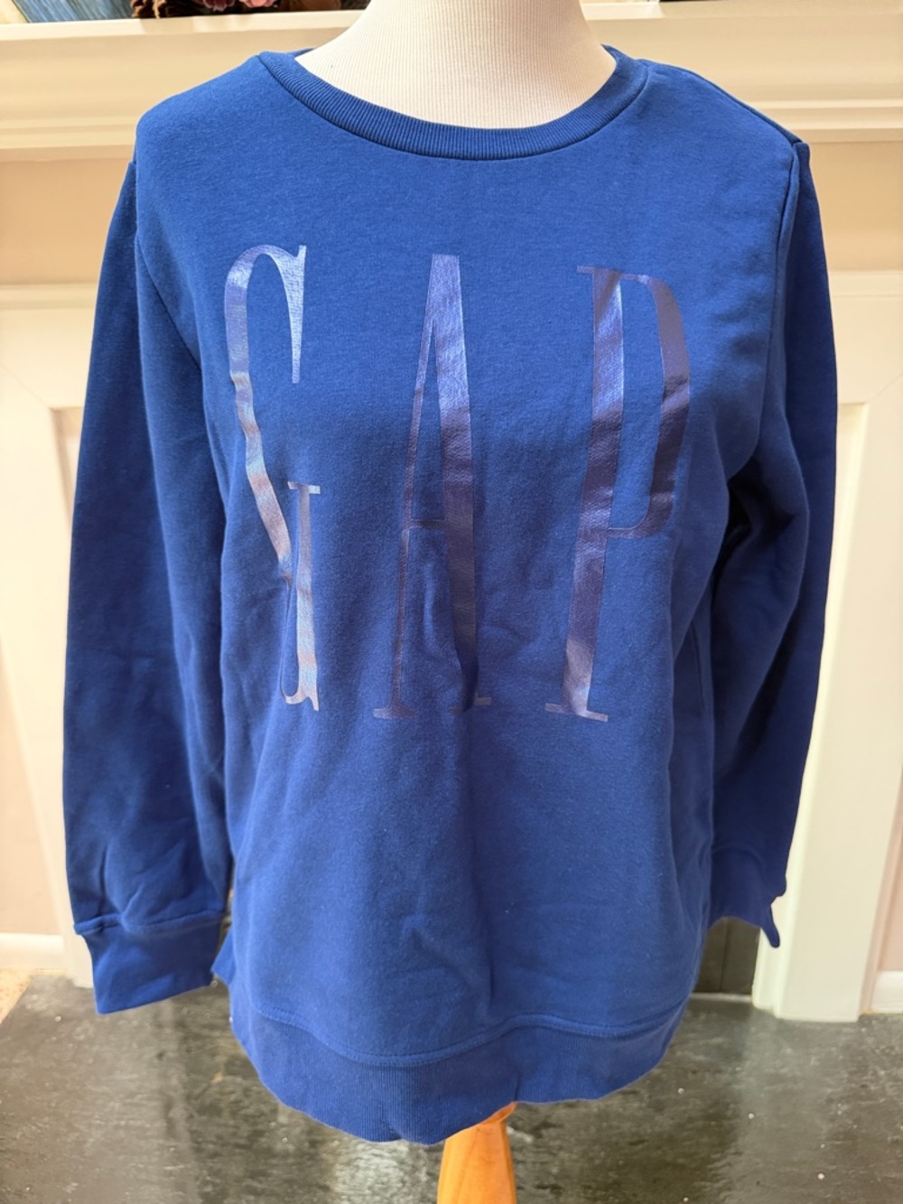 GAP Men's Crewneck Sweatshirt in Royal Blue with Shiny Logo
